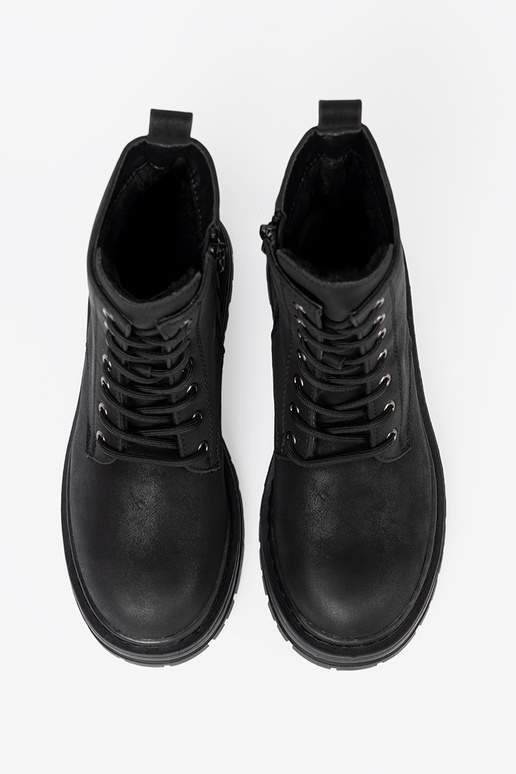 black shoese z lacingm i bieżnikiem Sergio Leone