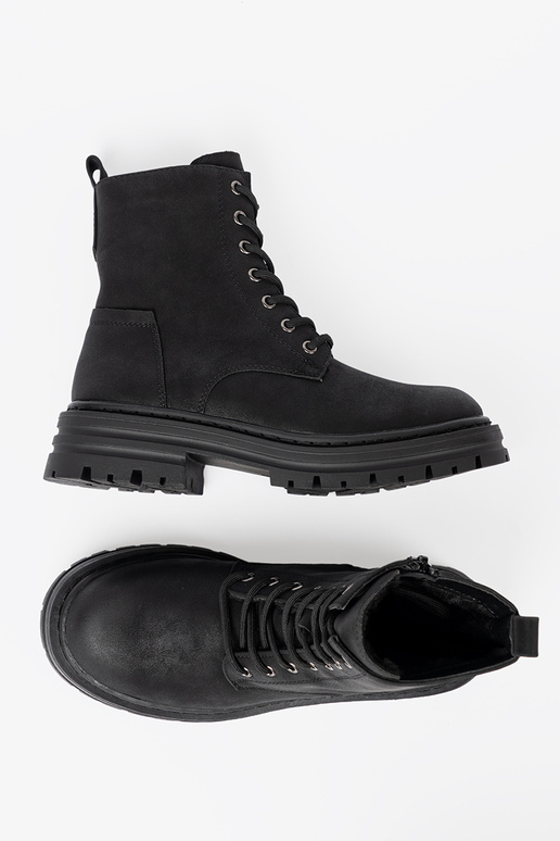 black shoese z lacingm i bieżnikiem Sergio Leone