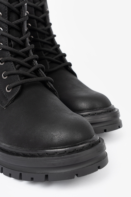 Czarne buty damskie z sznurowaniem i bieżnikiem Sergio Leone Czarne buty damskie z sznurowaniem i bieżnikiem Sergio Leone