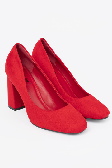 The classic model Red High heels z zaokrąglonym noskiem