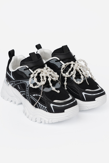 Czarne sneakersy z białą kokardą i koralikami
