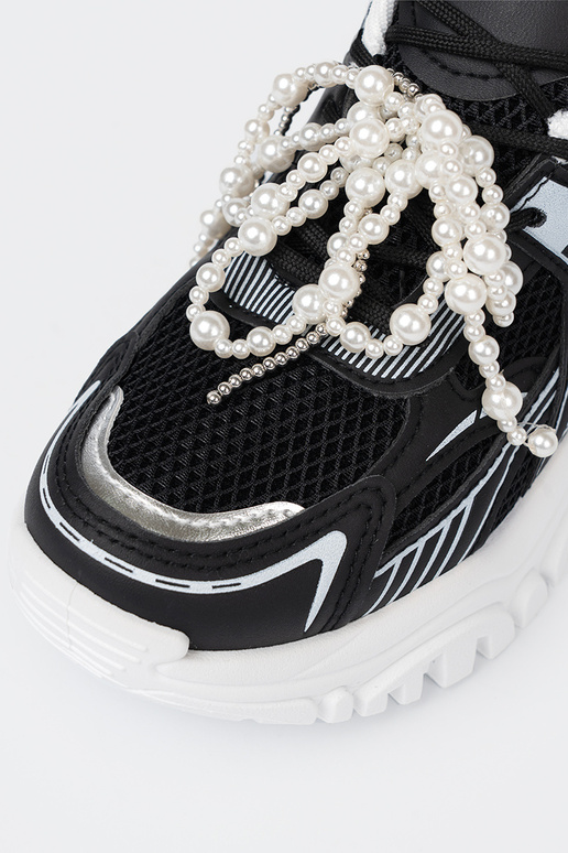 Czarne sneakersy z białą kokardą i koralikami