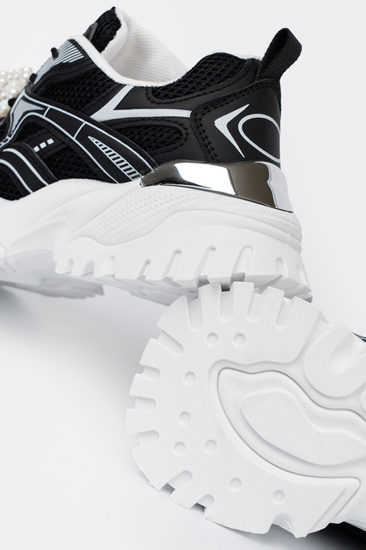 black Sneakers z białą kokardą i koralikami