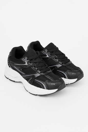 black Sneakers Inith mesh i białą podeszIną