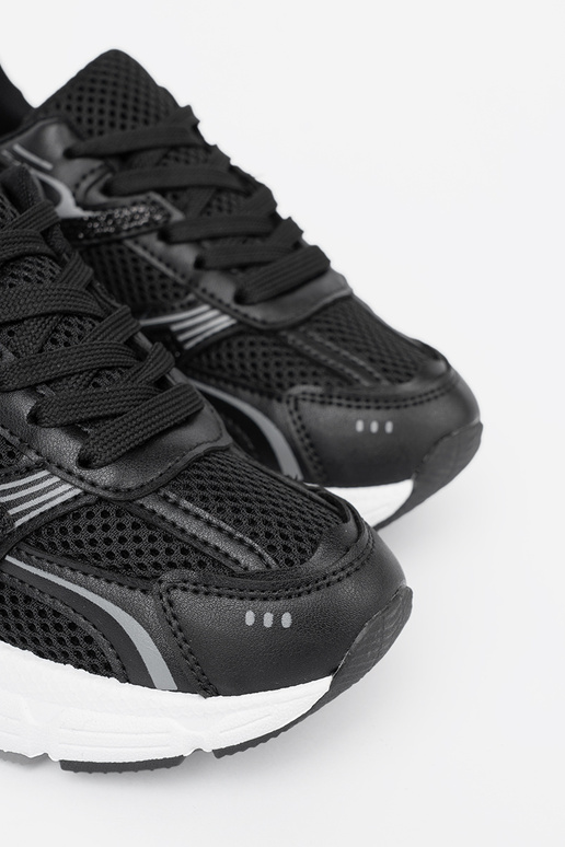 black Sneakers Inith mesh i białą podeszIną
