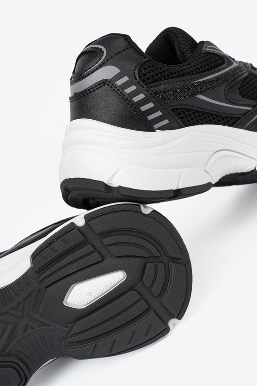 black Sneakers Inith mesh i białą podeszIną