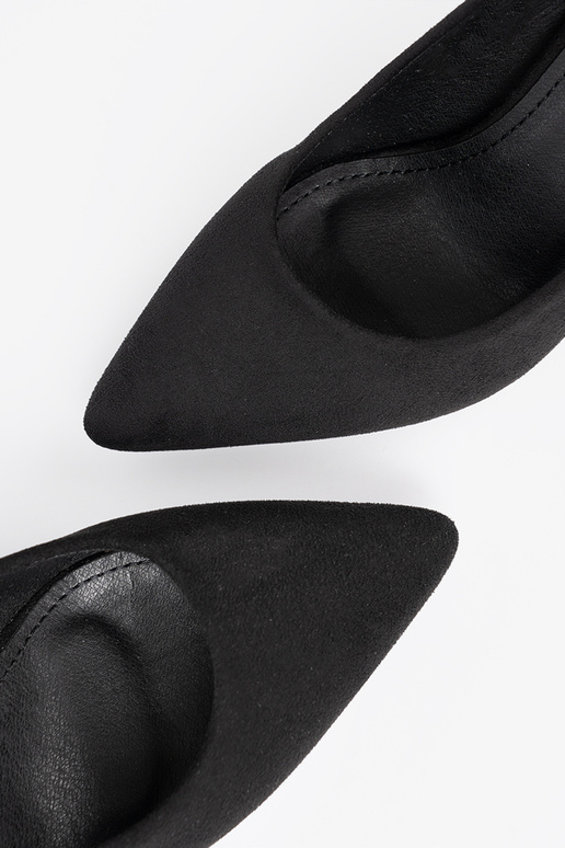 The classic model suede shoes