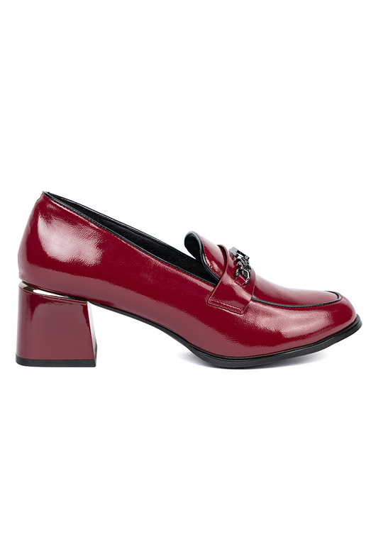 burgundy Inomens shoes on highheels