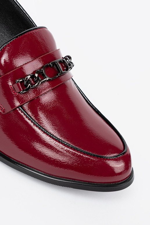 burgundy Inomens shoes on highheels