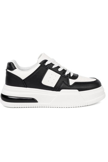Stylowe czarno białe sneakersy z grubą podeszwą 2