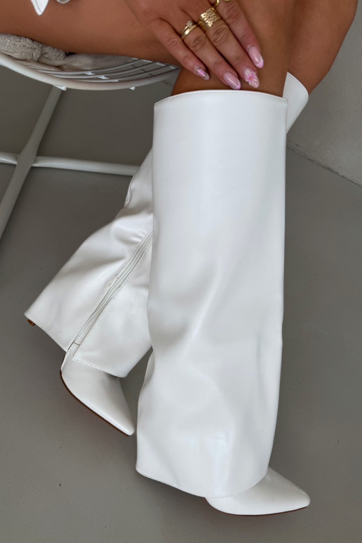   yiniętą Choleką  Tamonia