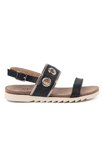 black sandals z ozdobnymi metaloInymi kółkami 2