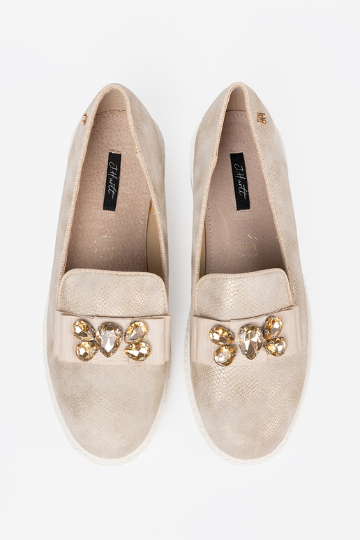 gold color INomens moccasins z biżuteryjnym detalem na przodzie