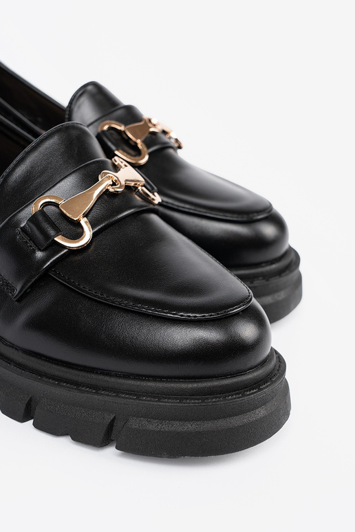 The classic model black INomens moccasins z metaloIną klamrą
