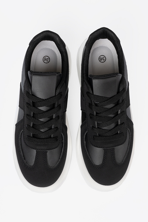 Klasyczne czarne sneakersy na grubej podeszwie Klasyczne czarne sneakersy na grubej podeszwie