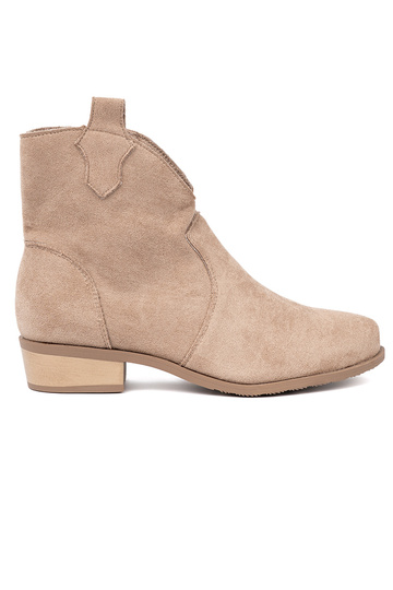 beige boots coInboy boots of suede 2
