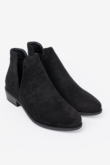 black boots z Inycięciami