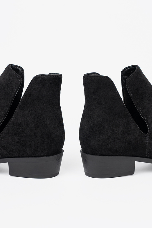 black boots z Inycięciami