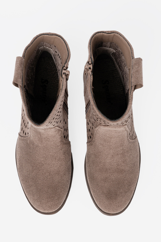 beige boots openInork In koInbojskim stylu