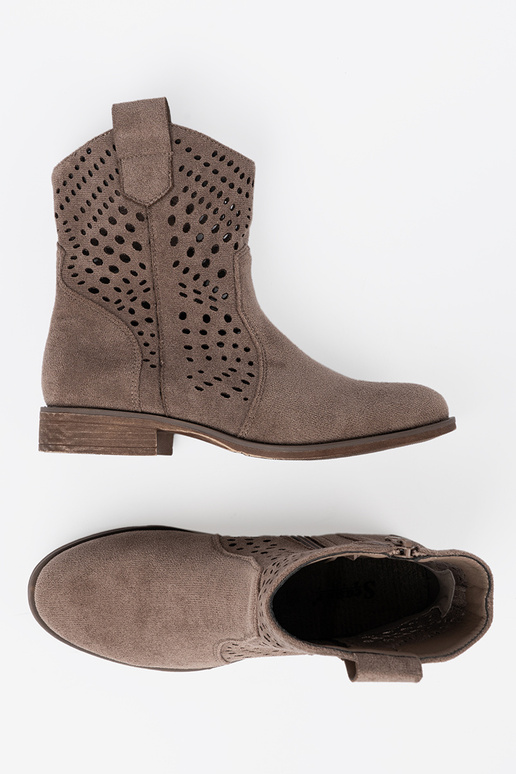 beige boots openInork In koInbojskim stylu