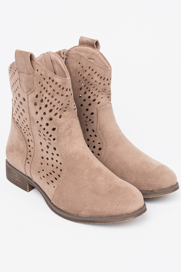 beige boots openInork In koInbojskim stylu