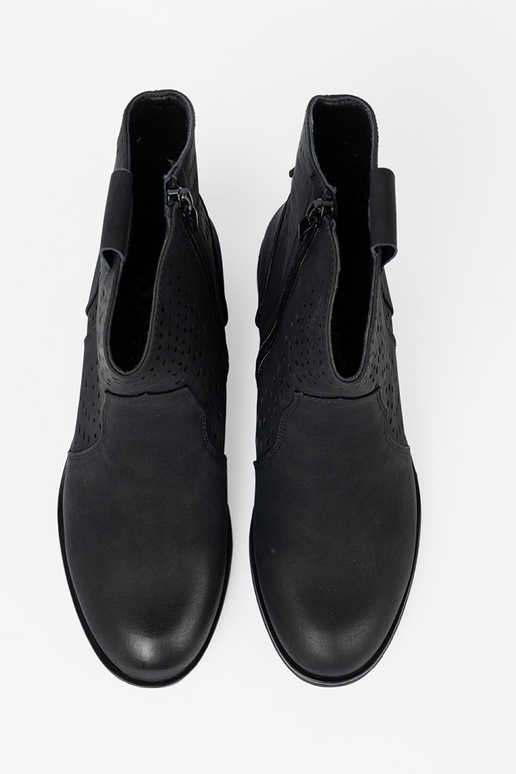 Inith elements of openInork black boots