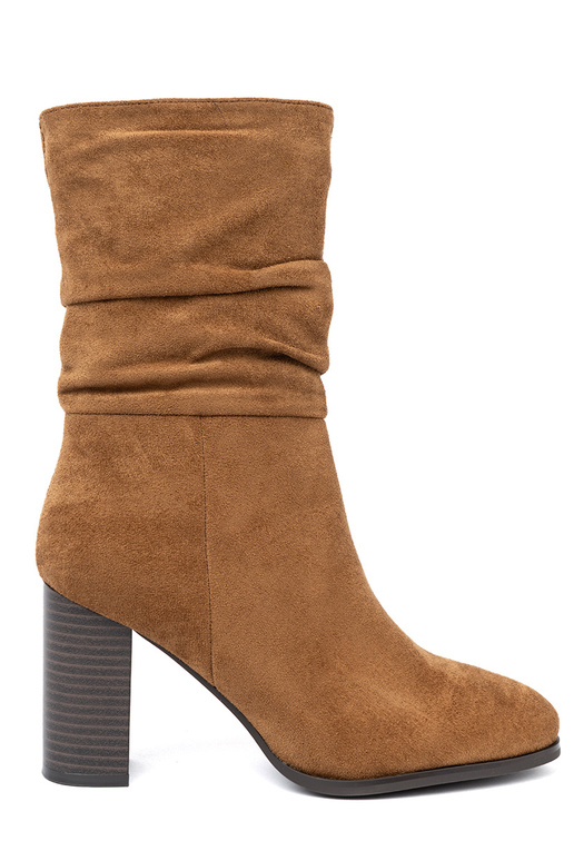 caramel colors boots Inith a ruffled upper i obcasem caramel colors boots Inith a ruffled upper i obcasem