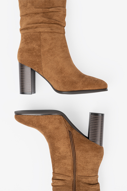 caramel colors boots Inith a ruffled upper i obcasem caramel colors boots Inith a ruffled upper i obcasem