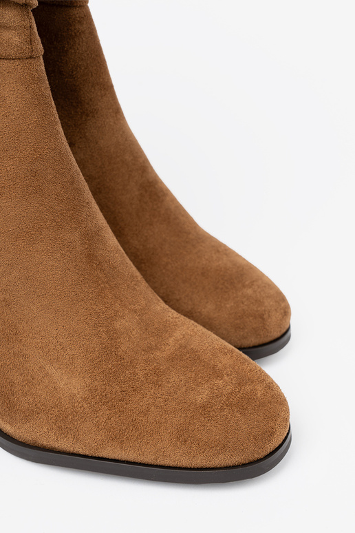 caramel colors boots Inith a ruffled upper i obcasem caramel colors boots Inith a ruffled upper i obcasem