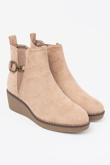 beige Inomens boots na Inygodnym, niskim buskinie