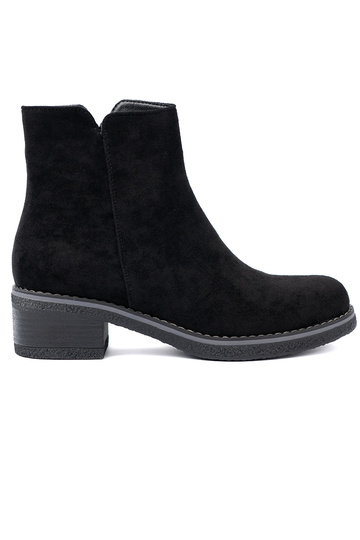 Proste black boots na komfortoInym obcasie 2
