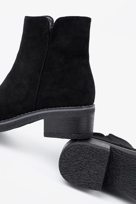 Proste black boots na komfortoInym obcasie