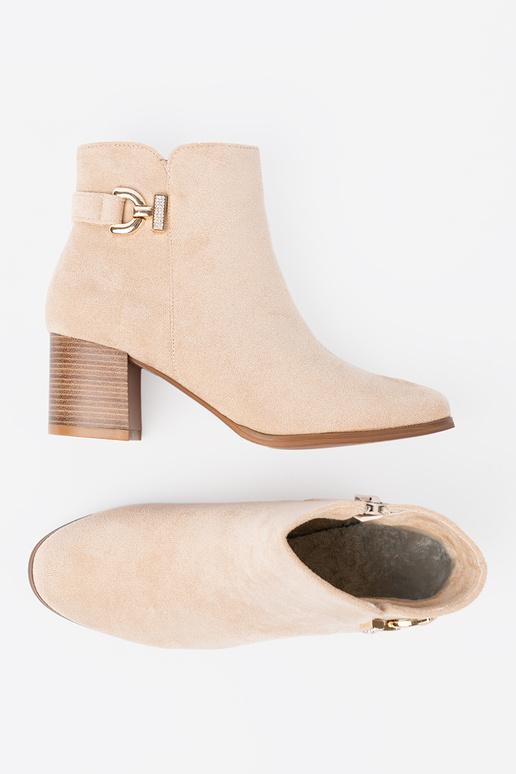    kolorze jasnego beżu