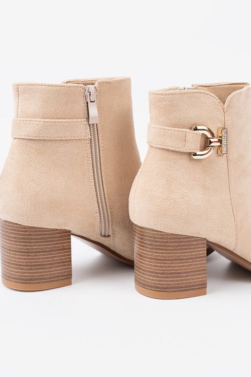    kolorze jasnego beżu