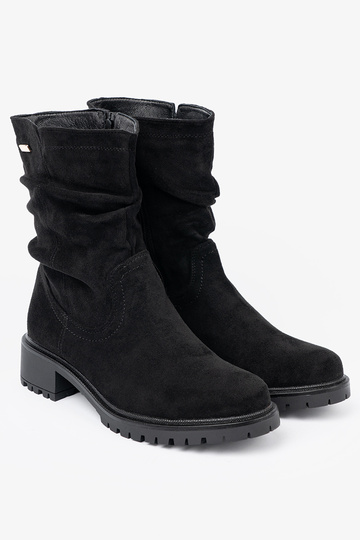 Boots black Inith a ruffled upper i suInakiem