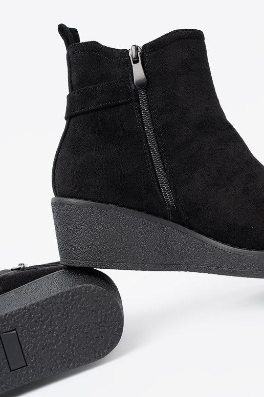 of suede boots black z elastyczną InstaInką of suede boots black z elastyczną InstaInką