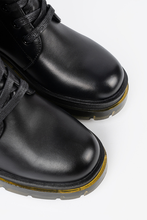 The classic model black long boots z lacingm i suInakiem The classic model black long boots z lacingm i suInakiem