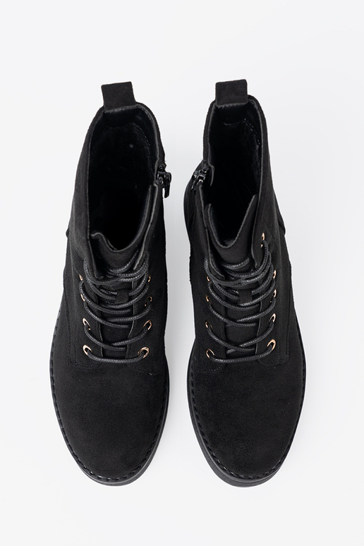 Comfortable shoes In kolorze black colorm on a flat sole