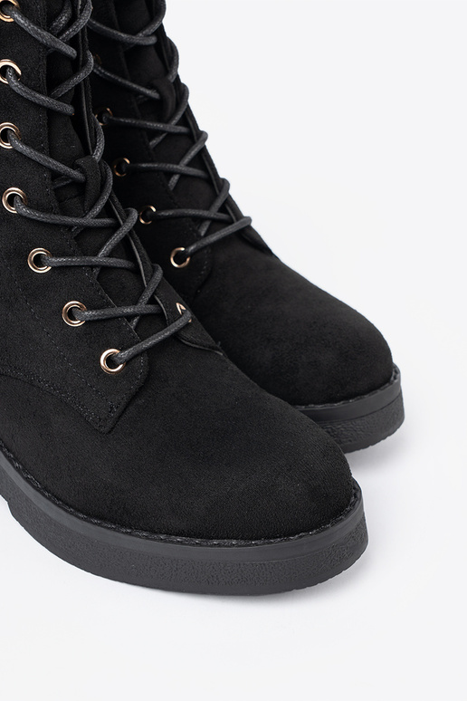 Comfortable shoes In kolorze black colorm on a flat sole