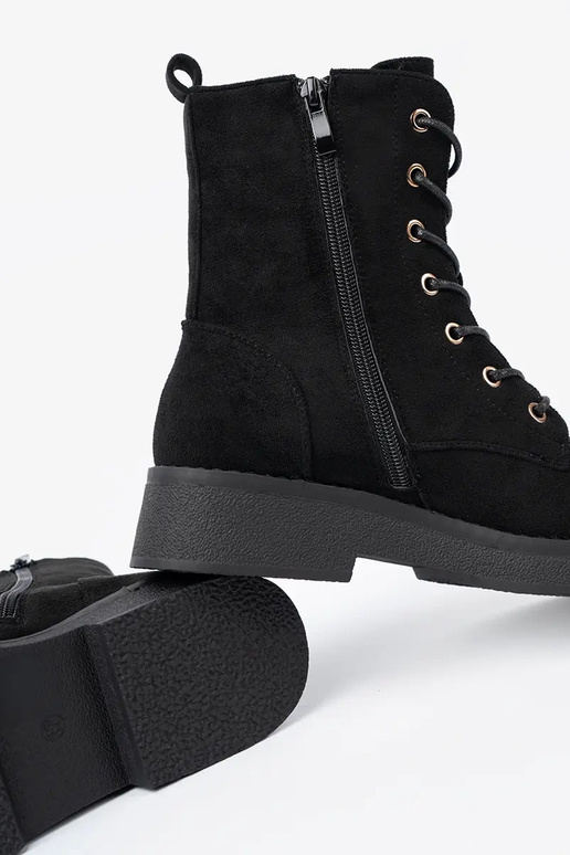 Comfortable shoes In kolorze black colorm on a flat sole