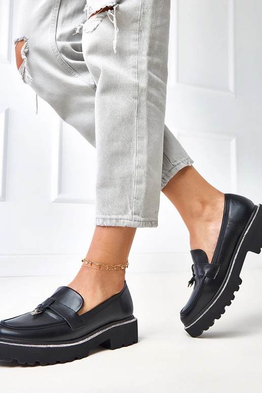 Czarne mokasyny z ozdobą i cyrkoniami...