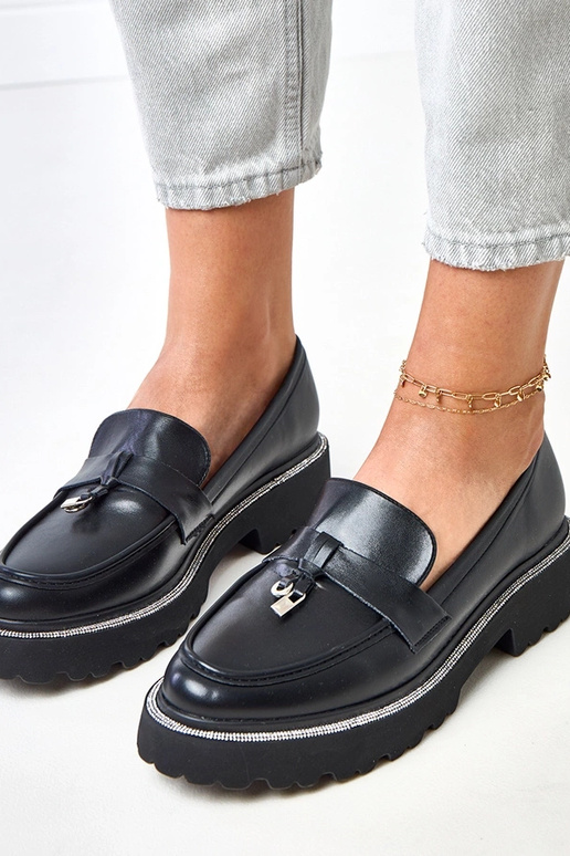 Czarne mokasyny z ozdobą i cyrkoniami...