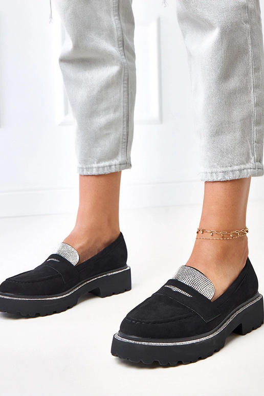 Czarne mokasyny ekozamszu zdobione...