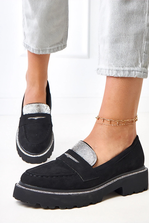 Czarne mokasyny ekozamszu zdobione...