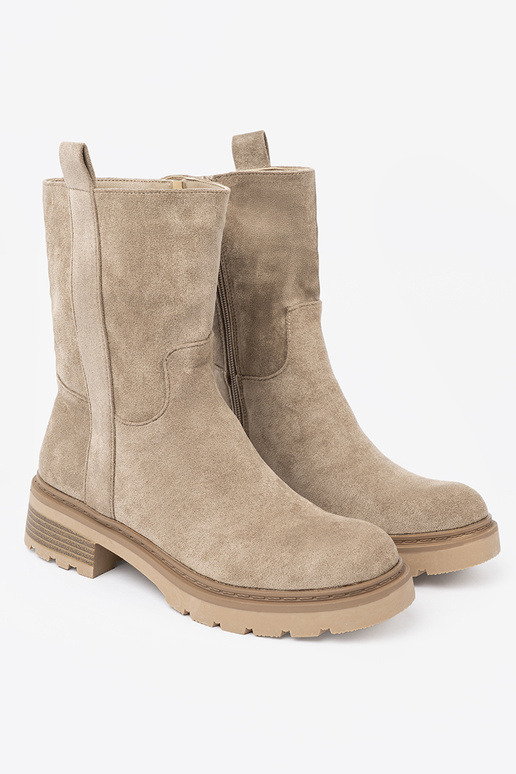beige boots on a thick sole z choleInką by the ankle