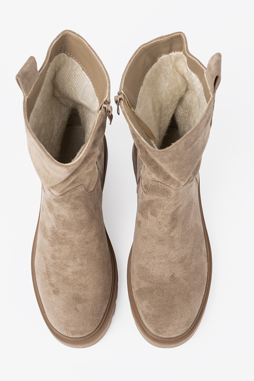 beige boots on a thick sole z choleInką by the ankle