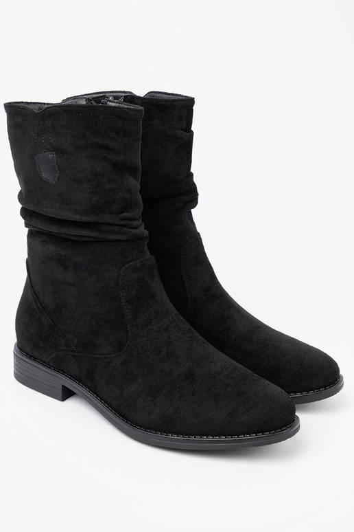 The classic model black boots Inith a ruffled upper