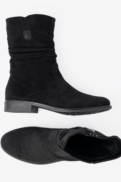 The classic model black boots Inith a ruffled upper