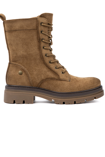 Klasyczne zamszowe workery w odcieniu brązu 2