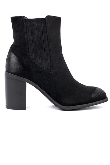 black of suede boots on a high pole insulated 2